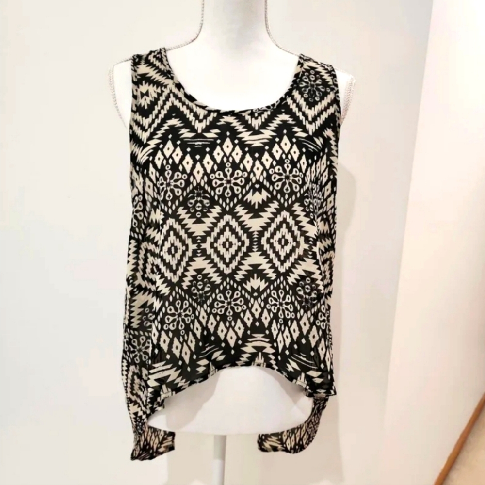 Pattern top with open back